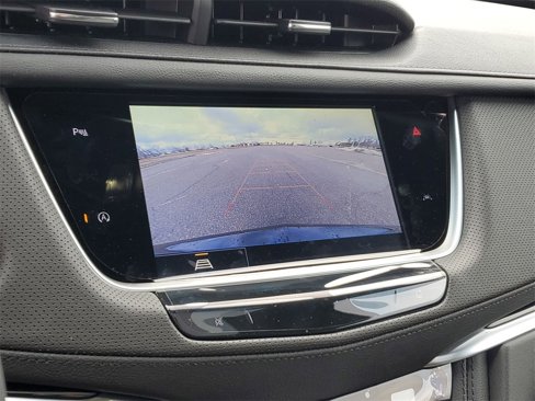 New 2025 Cadillac XT6 Luxury image 14