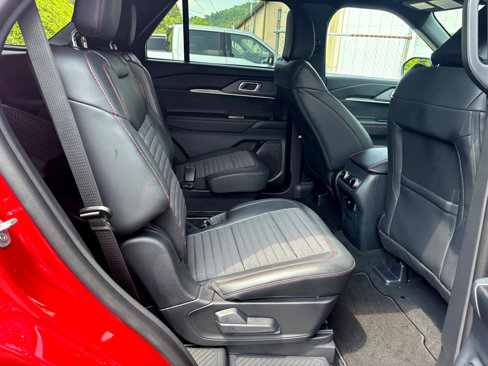 New 2025 Ford Explorer ST-Line w/ Premium Package image 17