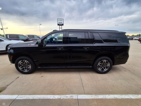 New 2025 Chevrolet Suburban Z71 w/ Z71 Off-Road Package image 5