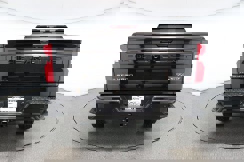 Used 2025 Chevrolet Silverado 1500 ZR2 w/ Technology Package image 5