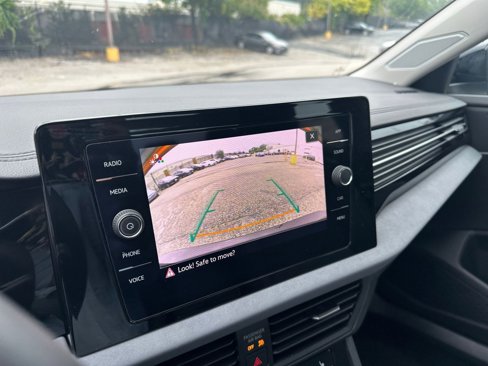 Used 2025 Volkswagen Jetta SE image 17