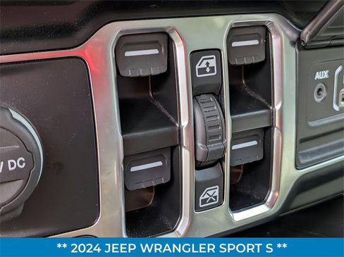 Used 2024 Jeep Wrangler Sport S image 12