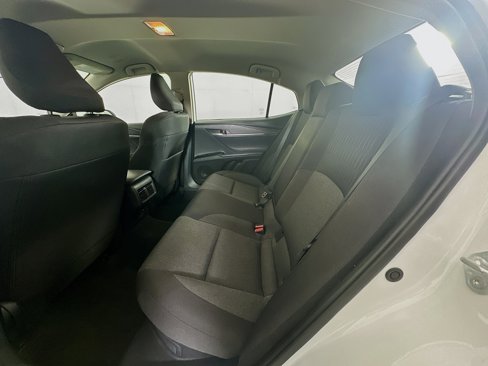 Used 2025 Toyota Camry LE image 29