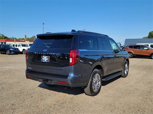 New 2025 Ford Expedition Active image 5
