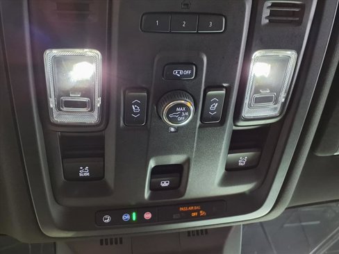 Used 2023 Cadillac Escalade ESV Premium Luxury image 29