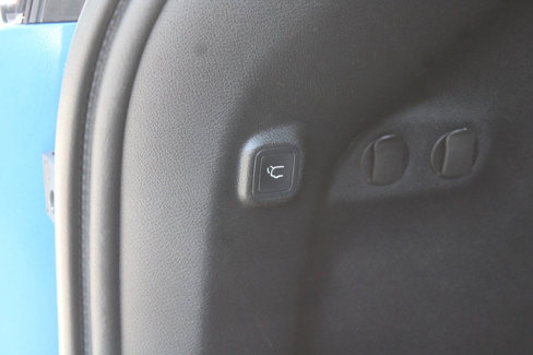 Used 2020 Jeep Cherokee Trailhawk image 16