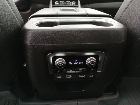 Used 2024 GMC Yukon Denali w/ Advanced Technology Package image 22