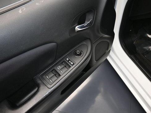 Used 2013 Chrysler 200 Touring image 13