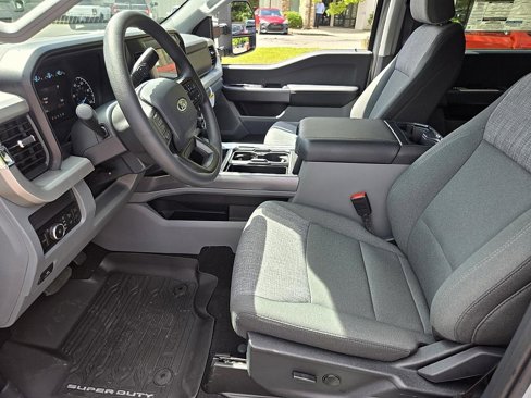 New 2025 Ford F250 XLT w/ FX4 Off-Road Package image 9