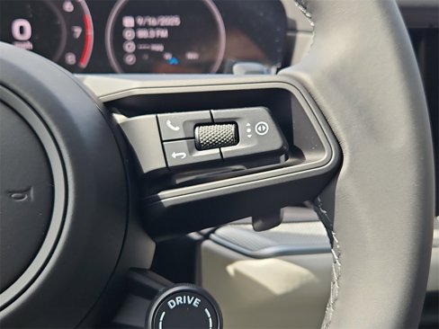 New 2026 Porsche Cayenne image 24