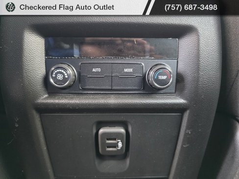 Used 2020 Chevrolet Traverse LT image 39