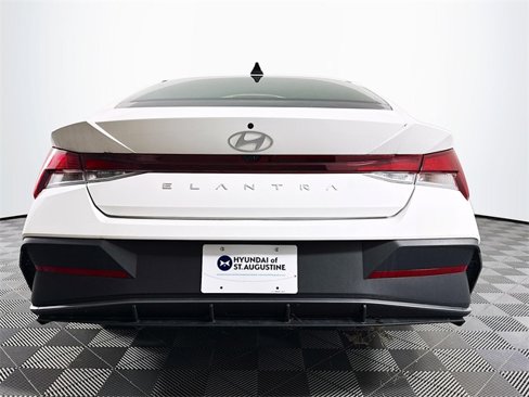 Used 2024 Hyundai Elantra SEL image 6