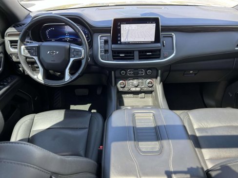 Used 2022 Chevrolet Suburban Z71 w/ Z71 Off-Road Package image 16