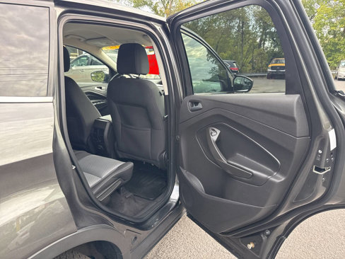 Used 2017 Ford Escape SE image 17