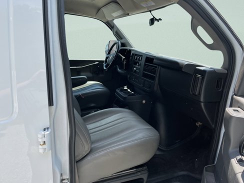 Used 2022 Chevrolet Express 2500 Extended w/ Driver Convenience Package image 9