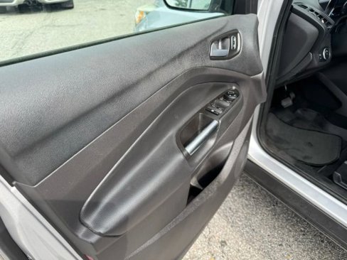 Used 2018 Ford Escape SE w/ Ford Safe & Smart Package image 8