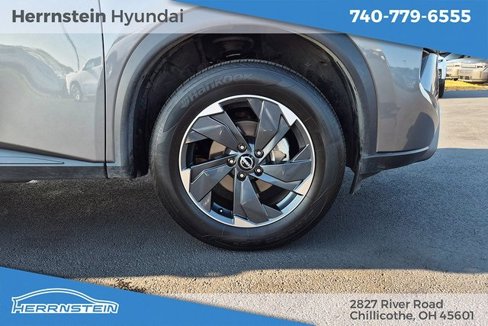 Used 2024 Nissan Rogue SV image 29