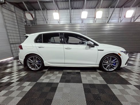 Used 2024 Volkswagen Golf R image 9