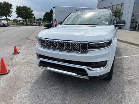New 2025 Jeep Grand Wagoneer 4WD image 11