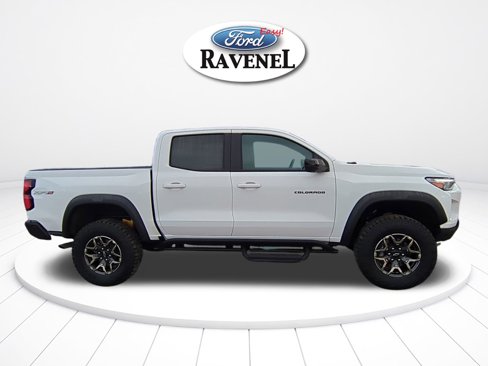 Used 2023 Chevrolet Colorado ZR2 image 3