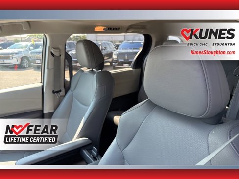 Used 2024 Toyota Sienna XLE image 19