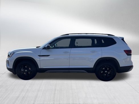Used 2024 Volkswagen Atlas Peak Edition SEL image 4