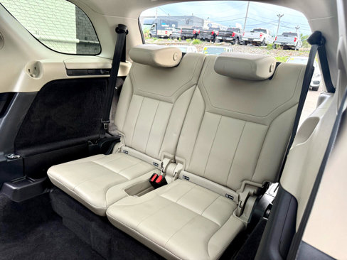 Used 2020 Land Rover Discovery HSE image 25