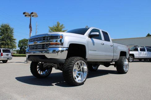 Used 2019 Chevrolet Silverado 1500 LT image 1