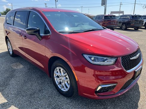 New 2026 Chrysler Pacifica Select image 5