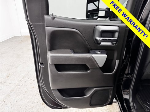 Used 2018 Chevrolet Silverado 1500 LT w/ Midnight Edition image 11