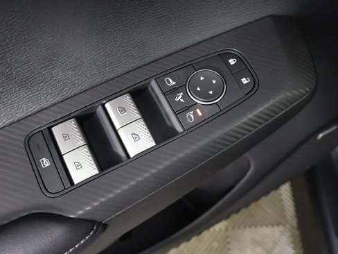 New 2025 Mitsubishi Outlander SE image 36
