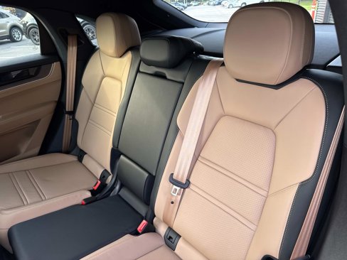 Certified 2024 Porsche Cayenne Coupe image 14