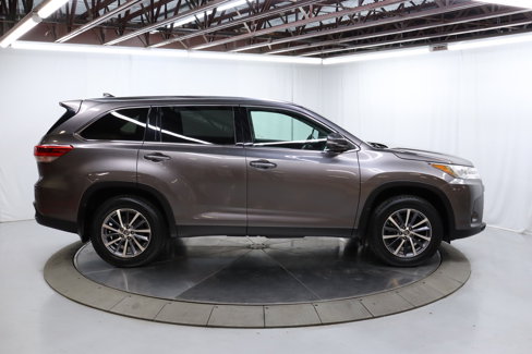 Used 2019 Toyota Highlander AWD V6 image 8