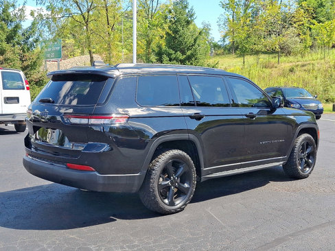Used 2023 Jeep Grand Cherokee L Limited w/ Black Appearance Package image 6