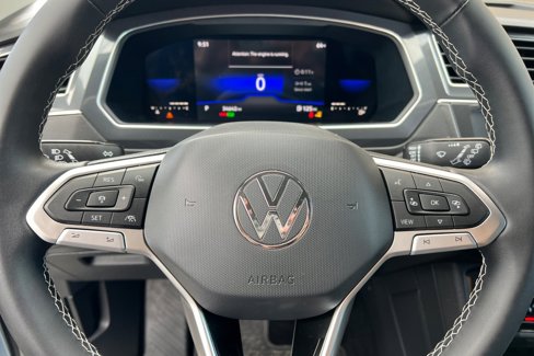Used 2022 Volkswagen Tiguan SE image 24