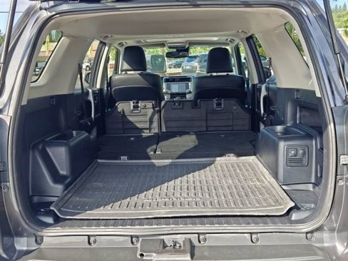Used 2022 Toyota 4Runner SR5 Premium image 31
