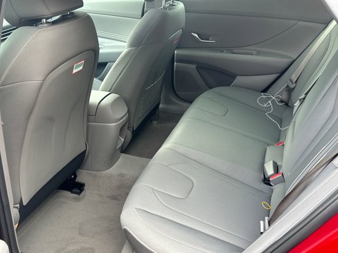 Certified 2025 Hyundai Elantra SEL image 20