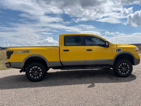 Used 2016 Nissan Titan PRO-4X w/ Pro-4x Convenience Package image 4