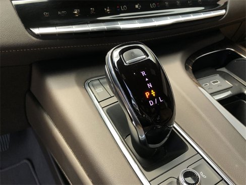 Certified 2022 Cadillac Escalade ESV Sport w/ Touring Package image 12