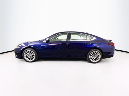 Used 2023 Lexus ES 300h w/ Luxury Package image 2