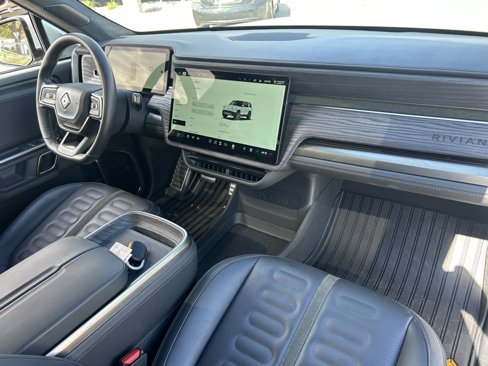 Used 2024 Rivian R1S Adventure image 33