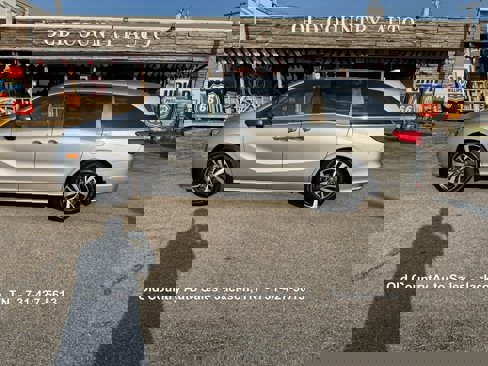 Used 2023 Honda Odyssey Touring image 1