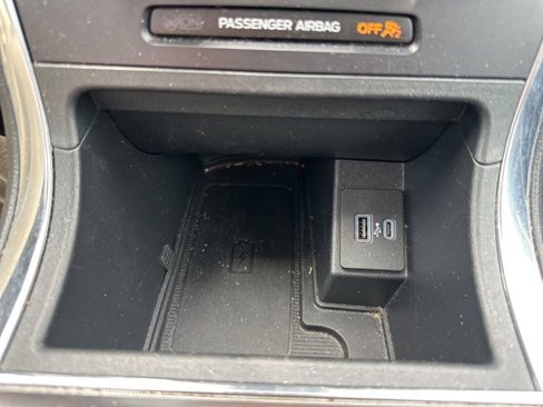 Used 2024 Ford Edge Titanium image 32