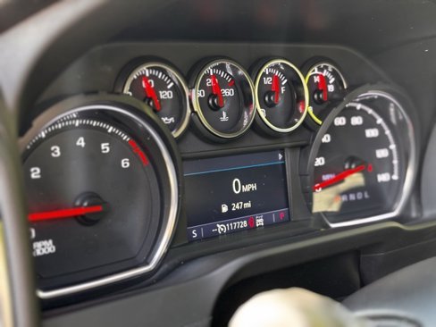 Used 2022 Chevrolet Silverado 2500 LT w/ Convenience Package image 9