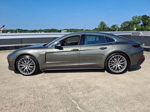 New 2025 Porsche Panamera 4 image 2