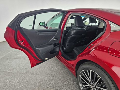 New 2025 Lexus ES 300h w/ Premium Package image 15