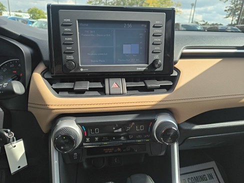 Used 2022 Toyota RAV4 LE image 22