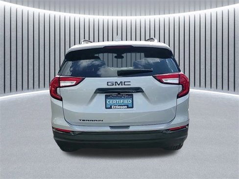 Used 2022 GMC Terrain SLE w/ Driver Convenience Package image 4
