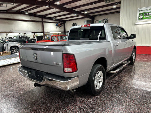 Used 2019 RAM 1500 Classic SLT w/ Luxury Group image 3