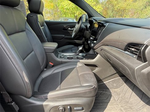 Used 2023 Chevrolet Traverse RS w/ LPO, Floor Liner Package image 23